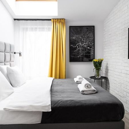 Househost Apartament: Ul. Miodowa 42/42A Краков Экстерьер фото