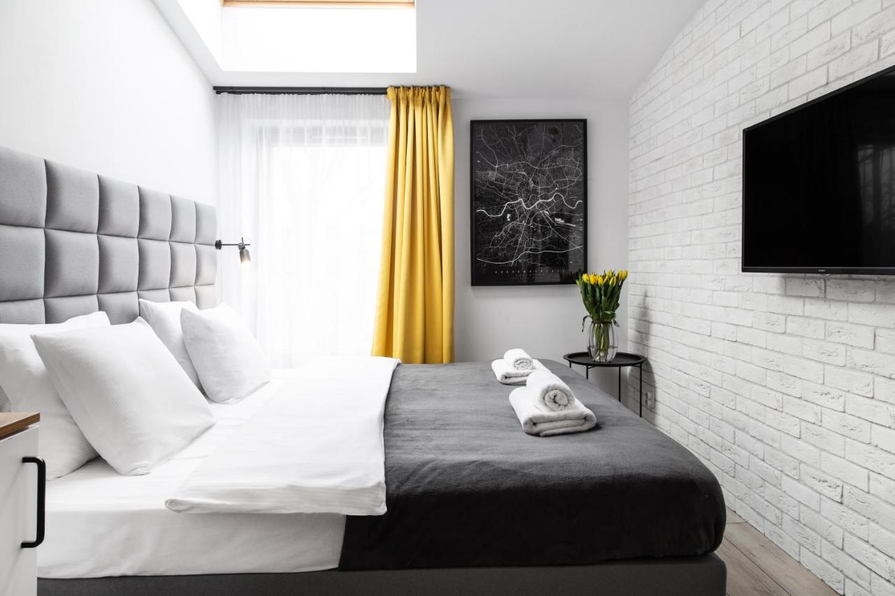 Househost Apartament: Ul. Miodowa 42/42A Краков Экстерьер фото