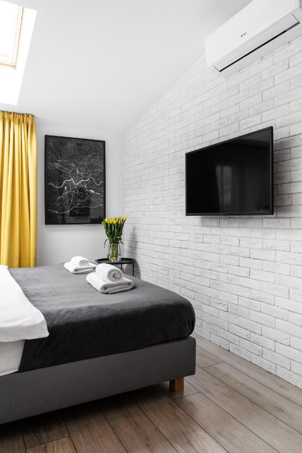 Househost Apartament: Ul. Miodowa 42/42A Краков Экстерьер фото