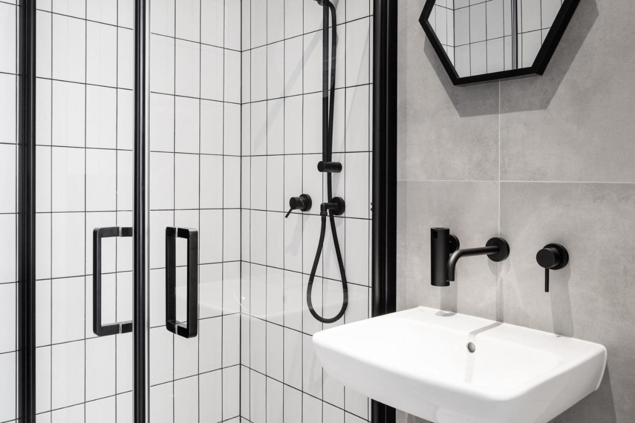 Househost Apartament: Ul. Miodowa 42/42A Краков Экстерьер фото