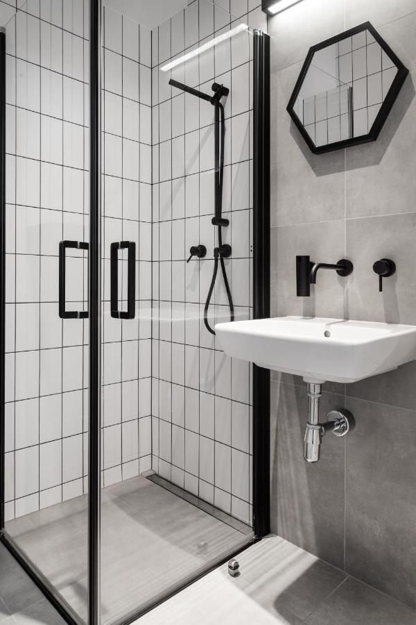 Househost Apartament: Ul. Miodowa 42/42A Краков Экстерьер фото
